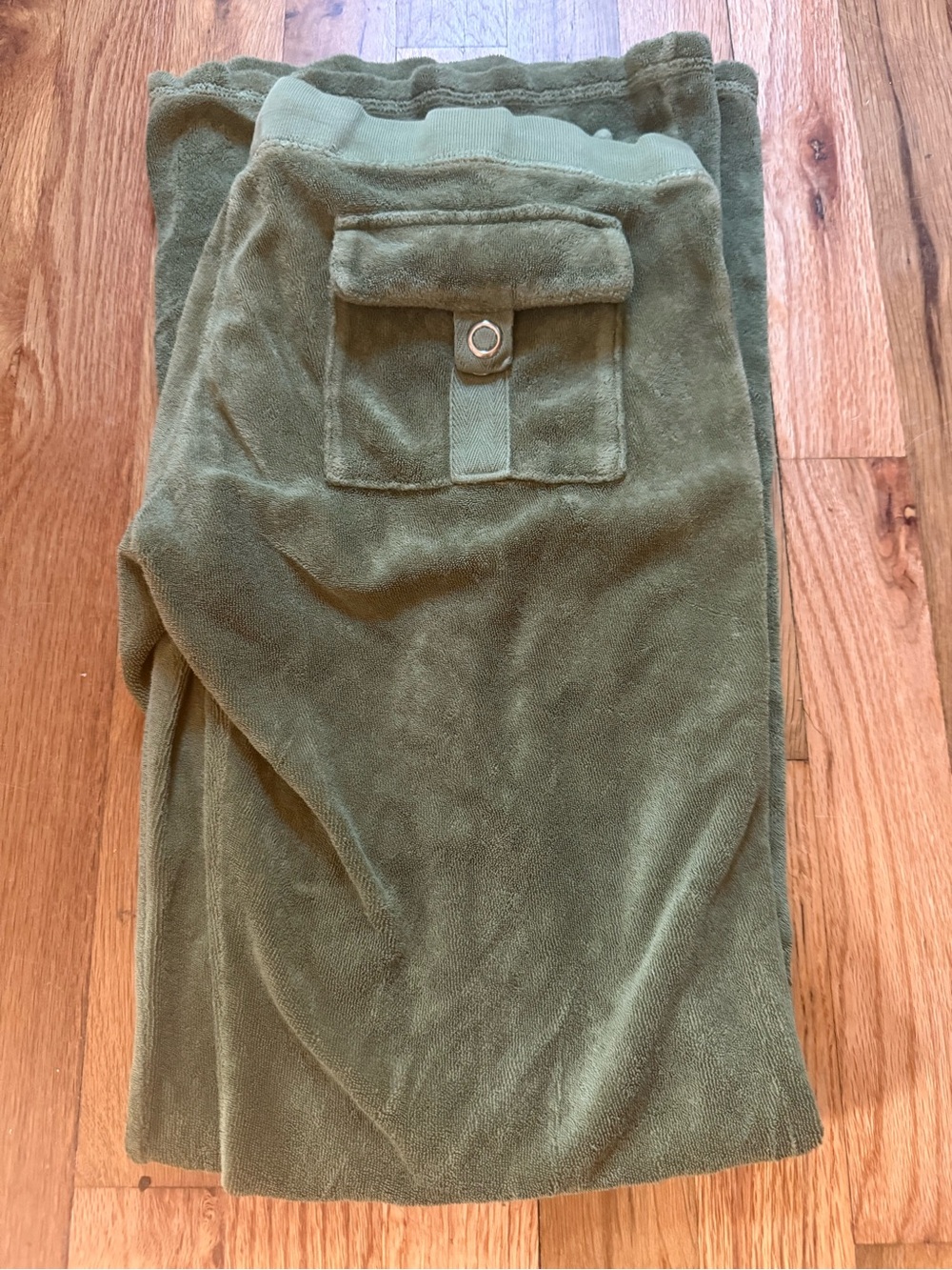 Juicy Couture Olive Green Valor Pants with Button Flap Pockets - Picture 12 of 13